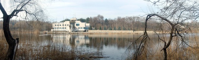 lakesportbx.jpg (52770 bytes)